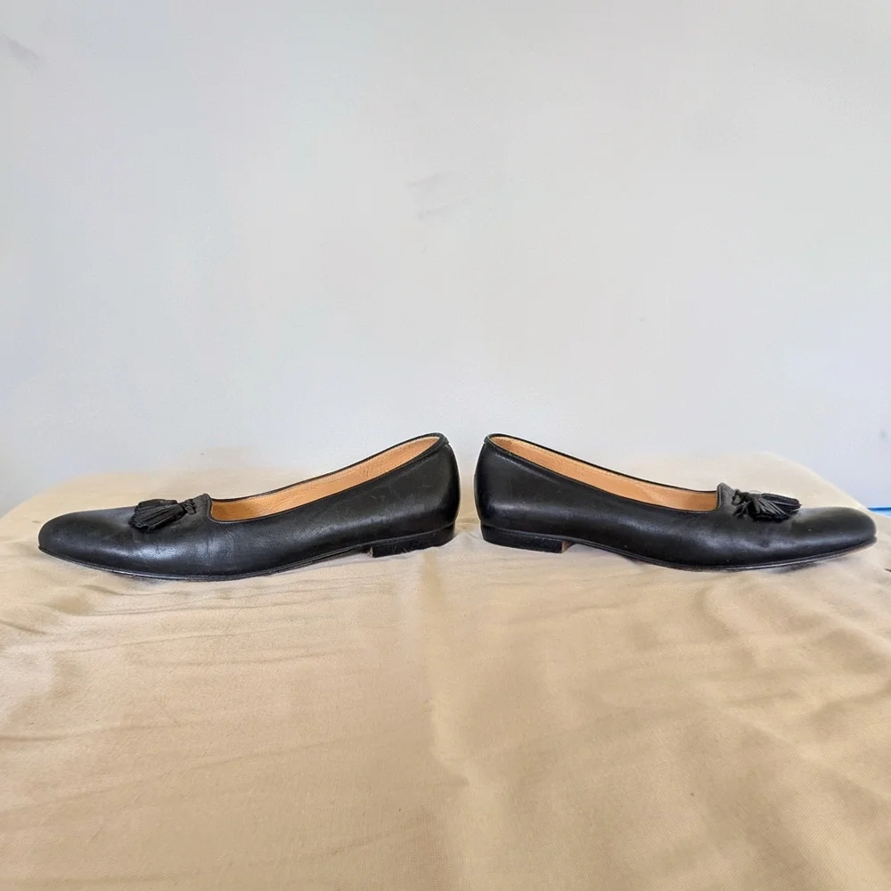 Cole Haan Black Leather Tassel Loafers Classic Minimalist Flats Size 9 AAA